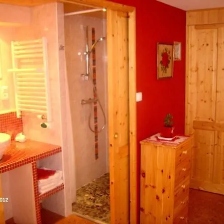 Bed and breakfast Cosy Avec Salle D'eau Privée Proche Pistes Et - - Fr-1-589-704 3*